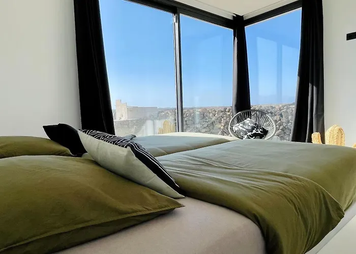 Casa Horizon, Luxury 8p, Heated Pool, 4br 4ba, Volcano Views - Quiet & Stylish,