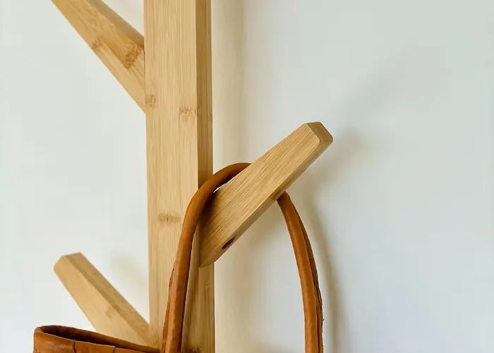 Casa Horizon, Luxury 8p, Heated Pool, 4br 4ba, Volcano Views - Quiet & Stylish,