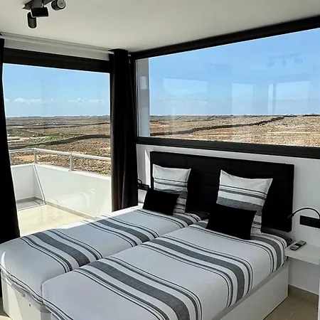 Villa Casa Horizon Heated Pool With Volcano Sunset Views, Lajares