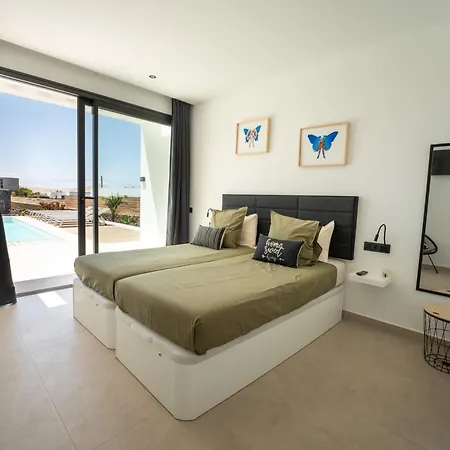 Villa Casa Horizon Heated Pool With Volcano Sunset Views, Lajares