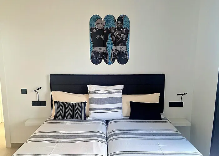 Villa Casa Horizon, Luxury 8p, Heated Pool, 4br 4ba, Volcano Views - Quiet & Stylish,