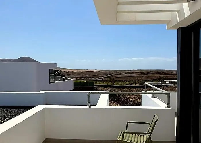 Villa Casa Horizon, Luxury 8p, Heated Pool, 4br 4ba, Volcano Views - Quiet & Stylish, *