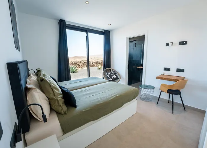 Villa Casa Horizon, Luxury 8p, Heated Pool, 4br 4ba, Volcano Views - Quiet & Stylish,