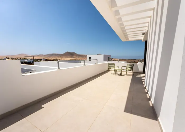 Casa Horizon, Luxury 8p, Heated Pool, 4br 4ba, Volcano Views - Quiet & Stylish, *