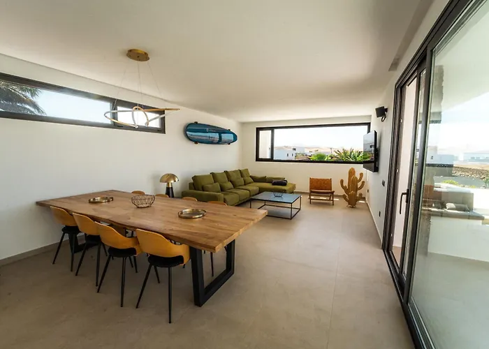 Villa Casa Horizon, Luxury 8p, Heated Pool, 4br 4ba, Volcano Views - Quiet & Stylish, *